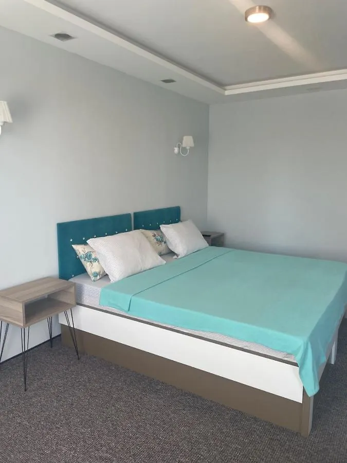 White Rose Guest Rooms 부르가스 2*,