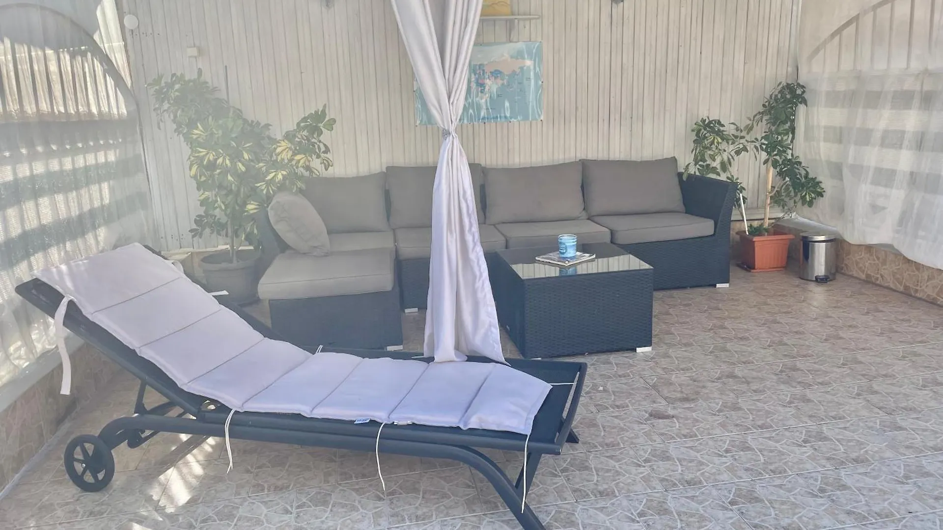 ** Hotel White Rose Guest Rooms Burgas Bulgaria