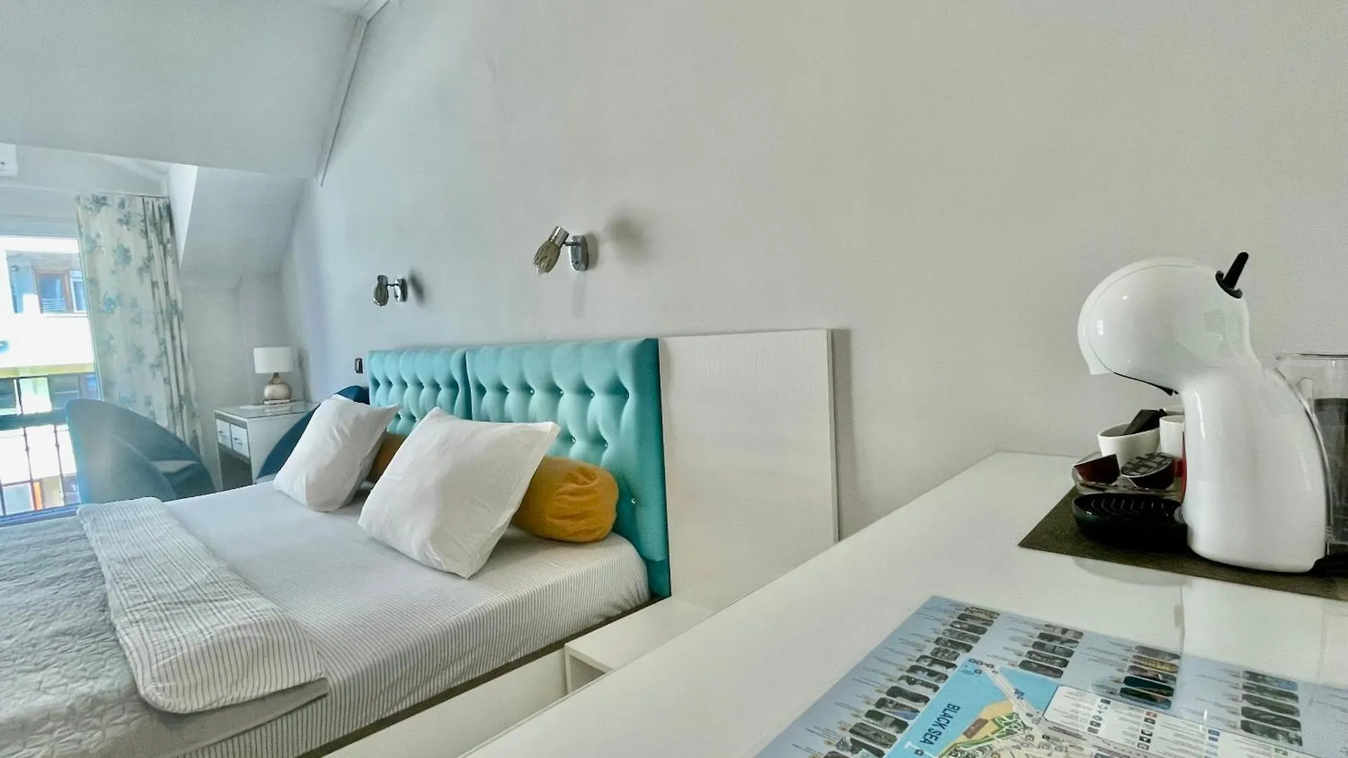 호텔 White Rose Guest Rooms 부르가스