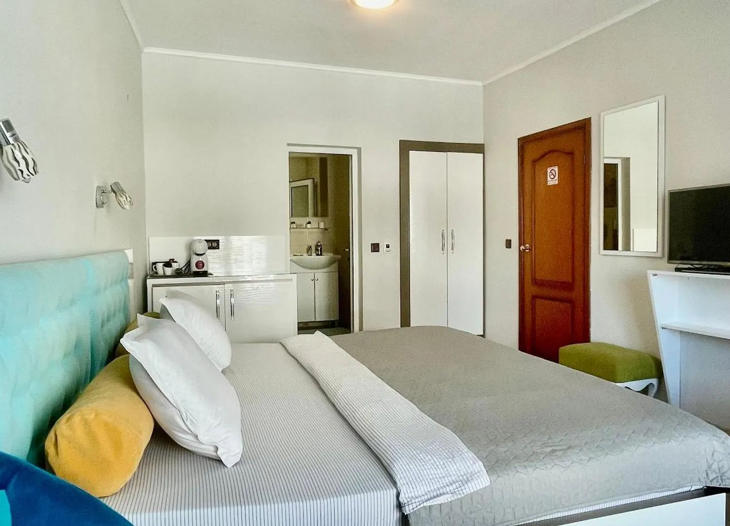 호텔 White Rose Guest Rooms 부르가스