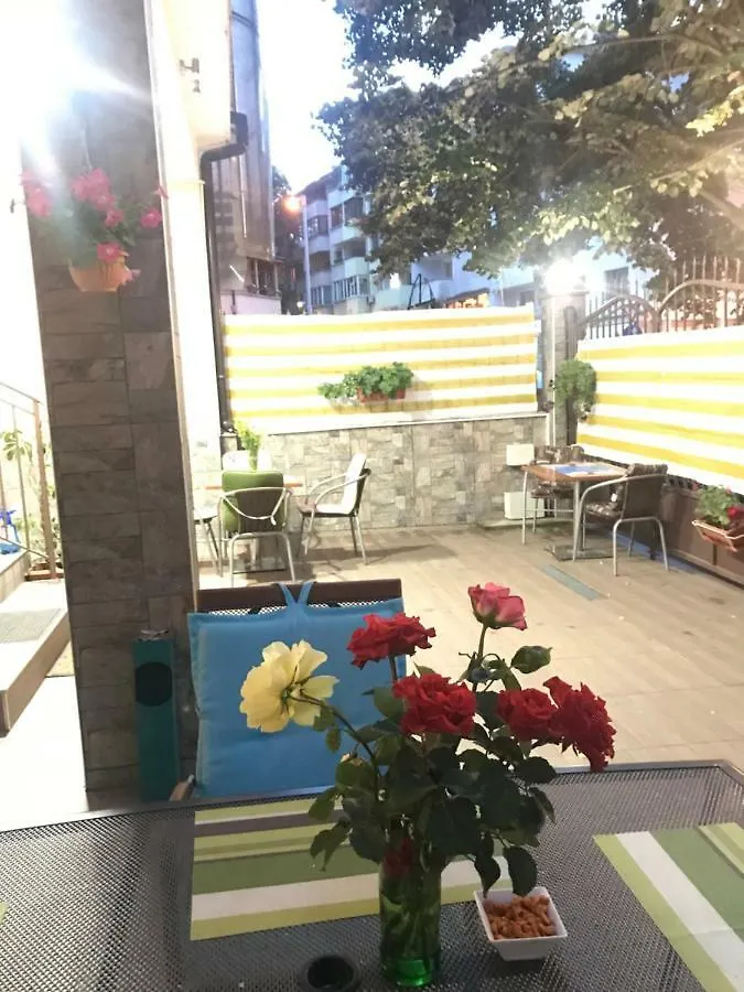 Hotel White Rose Guest Rooms Burgas