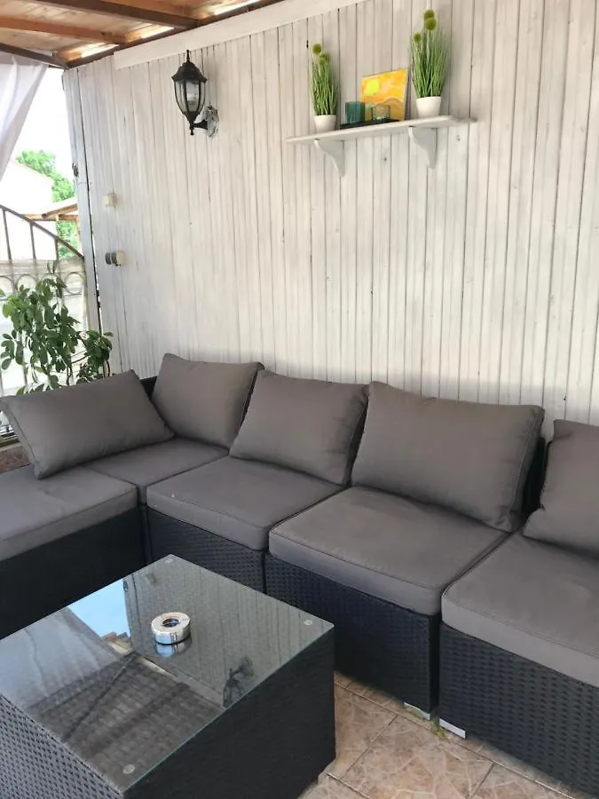 White Rose Guest Rooms Burgaz 2*,