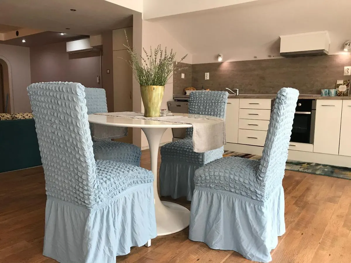 White Rose Guest Rooms Burgas 2*,  Bulgaria
