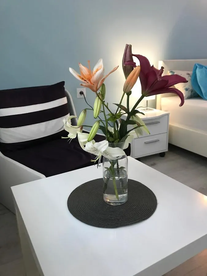 White Rose Guest Rooms Burgas Hotel