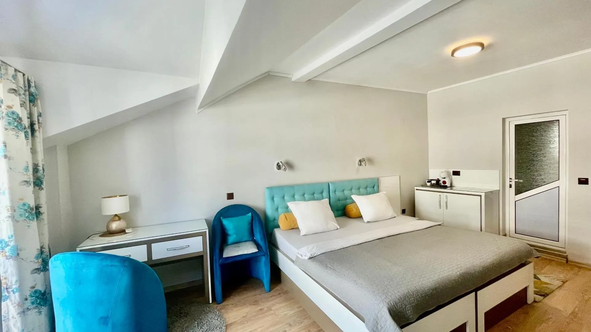 White Rose Guest Rooms Burgas 2*,  Bulgaria